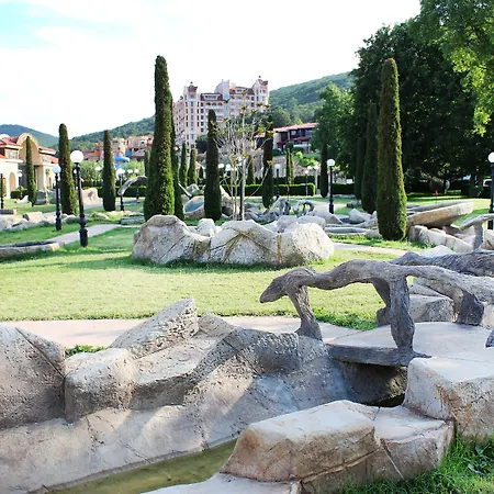 Andalucia النايت