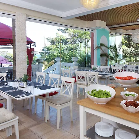 Andalucia منتجع 3*